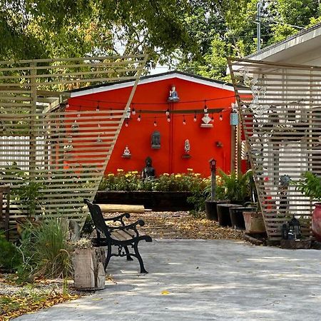 Flora'S Garden Apartment/Studio North Miami Bagian luar foto