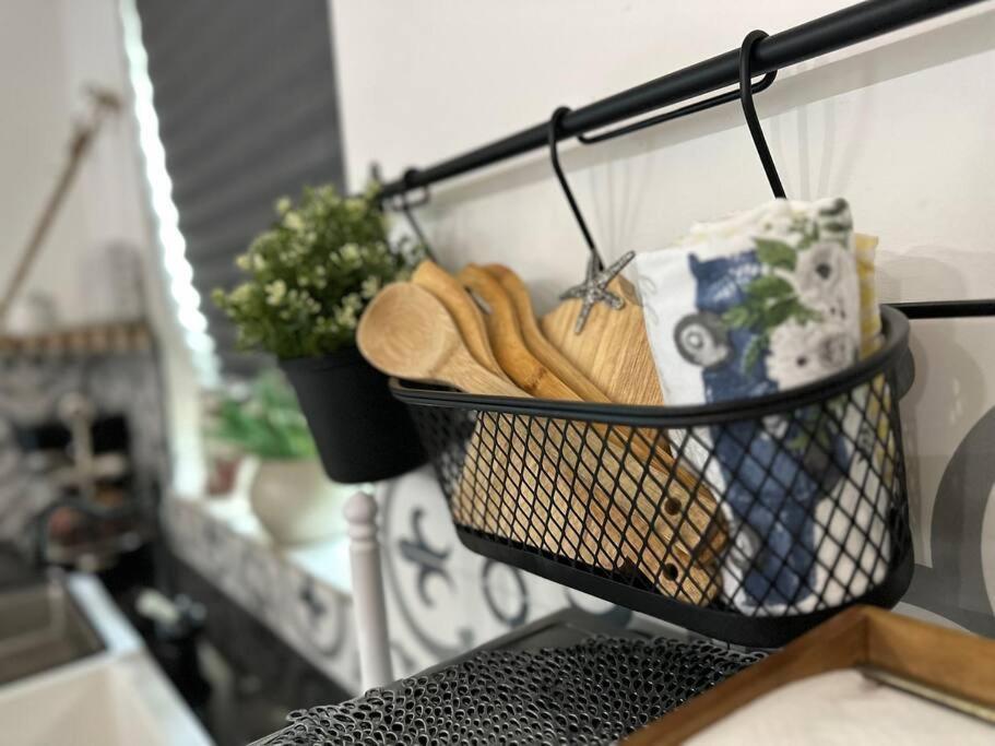 Flora'S Garden Apartment/Studio North Miami Bagian luar foto