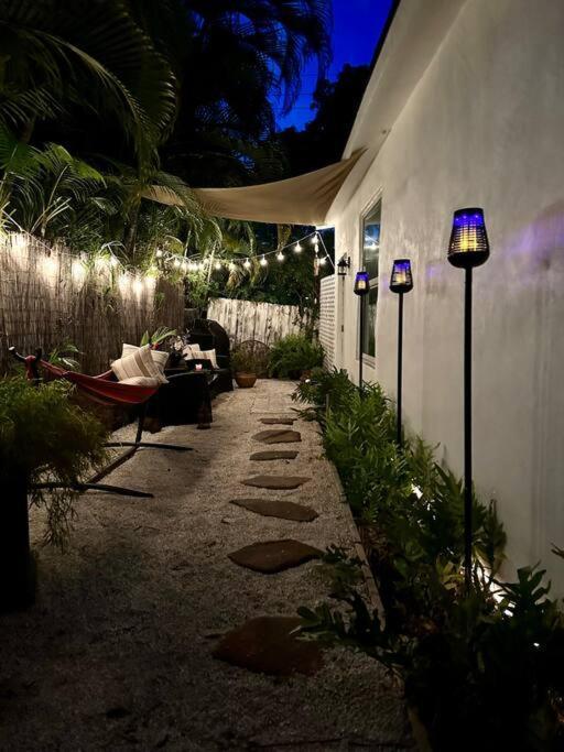 Flora'S Garden Apartment/Studio North Miami Bagian luar foto
