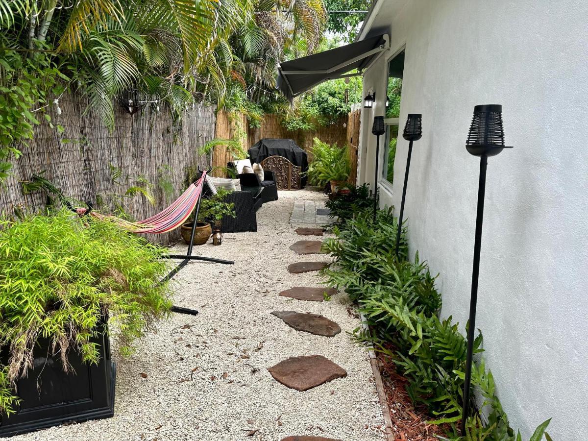 Flora'S Garden Apartment/Studio North Miami Bagian luar foto