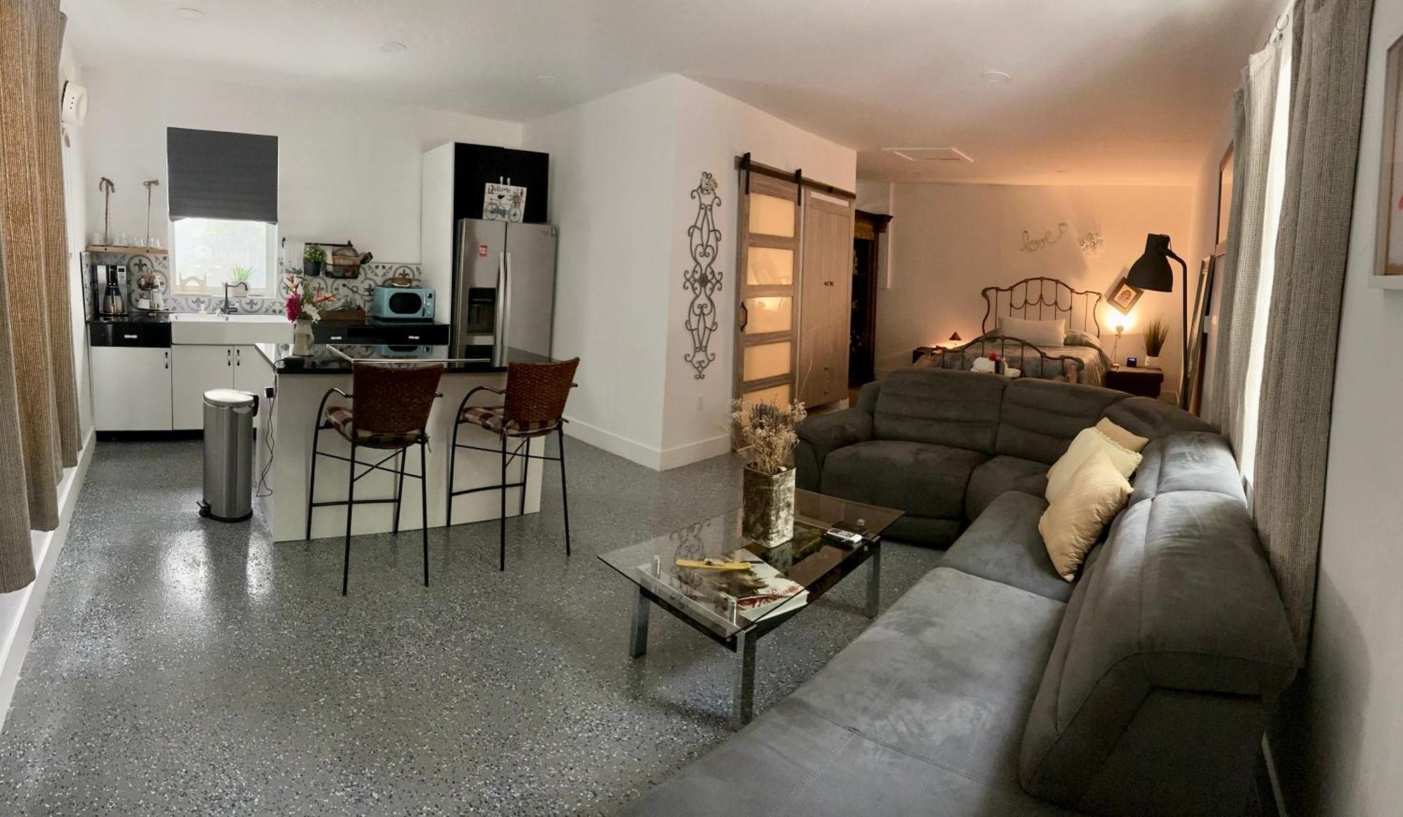 Flora'S Garden Apartment/Studio North Miami Bagian luar foto
